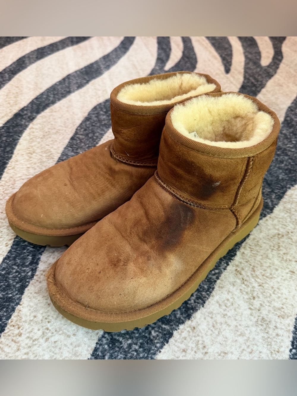 UGG Classic Ultra Mini boots size 6 - project piece